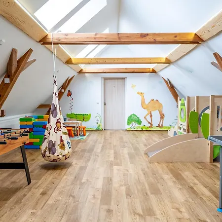 Lägenhet Wellness Zoo Lhota